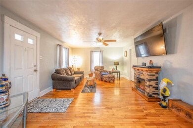 824 Douglas Ave, Des Moines, IA 50313 - photo 3