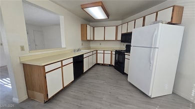 5181 Pioneer Ave unit 203, Las Vegas, NV 89146 - photo 4