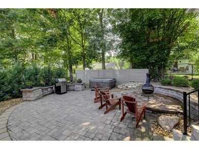 243 Mayflower Dr, Manchester, NH 03104 - photo 2