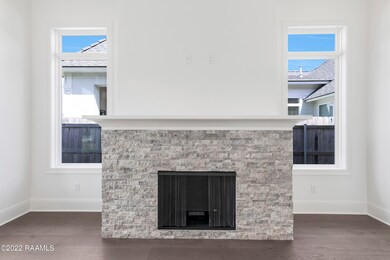 404Dunvegan-24