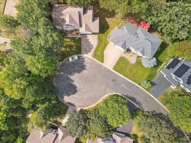 Enjoy the low traffic life living on a culdesac.