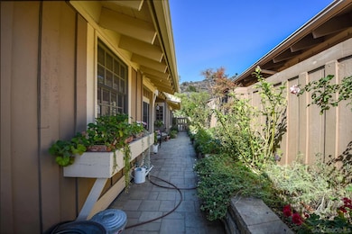 8541 Circle r Course Ln, Escondido, CA 92026 - photo 7