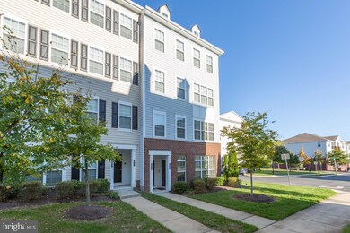 16878 Porters Inn Dr unit 52, Dumfries, VA 22026 - photo 2