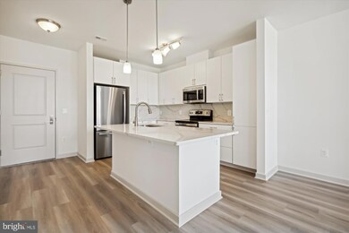 10755 Fairgrounds Dr unit 406, Fairfax, VA 22030 - photo 2