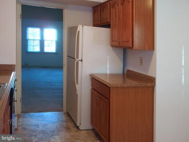 9453 Jenerio Ct, Lorton, VA 22079 - photo 4