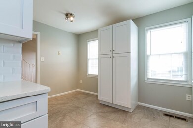 7702 Capron Ct, Lorton, VA 22079 - photo 7