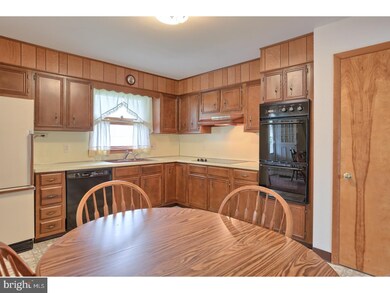 122 Cumberland Ave, Tamaqua, PA 18252 - photo 3