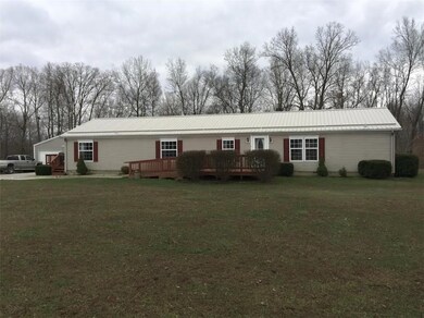 2237 S Walnut Rd, Bloomfield, IN 47424 - photo 2