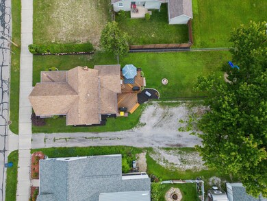 726 N Van Buren St, Auburn, IN 46706 - photo 4