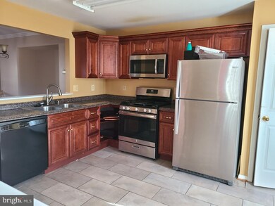 1947 Barrington Ct, Bowie, MD 20721 - photo 2