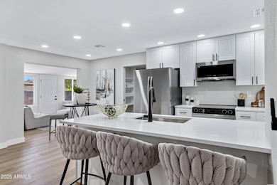 4347 E Catalina Cir-8