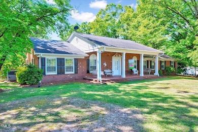 206 Kittys Ln, Erwin, NC 28339 - photo 3