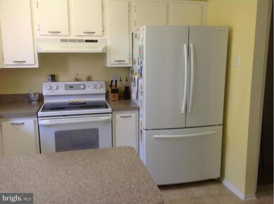 141 Bourbon Ct, Parkville, MD 21234 - photo 7