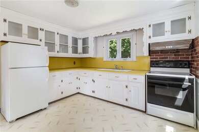 13 Bliven Ave, Bristol, RI 02809 - photo 4