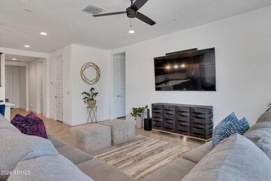 Family Room_2
