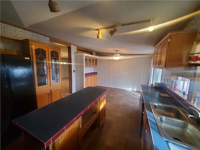 1102 Ross Ave, Ford City, PA 16226 - photo 6