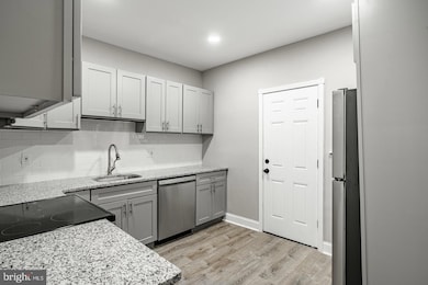 2113 N Philip St, Philadelphia, PA 19122 - photo 2