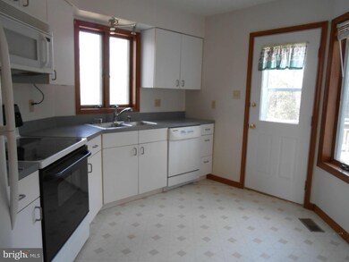 45766 Ryan Ln, Great Mills, MD 20634 - photo 2