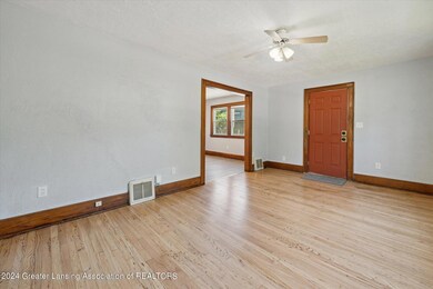 943 Dakin St, Lansing, MI 48912 - photo 5