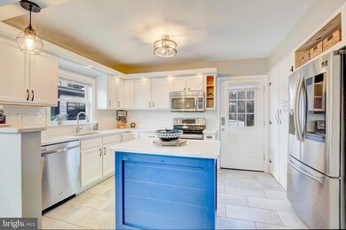 1251 Hillside Rd, Pasadena, MD 21122 - photo 7