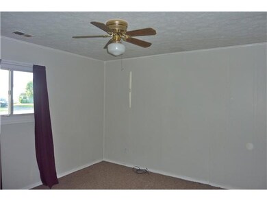Bedroom Bedroom w/carpeting & ceiling fan