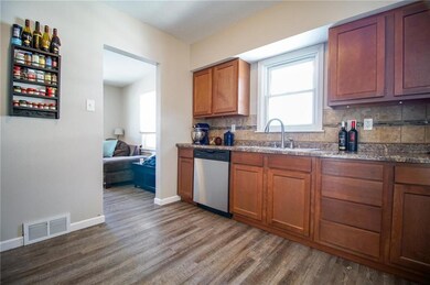 3517 37th St, Des Moines, IA 50310 - photo 4