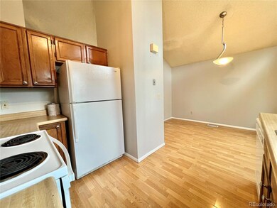 3815 S Genoa Cir unit B, Aurora, CO 80013 - photo 2