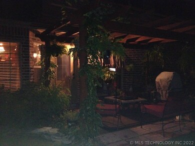 What a great entertaining space day or night!