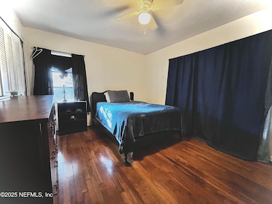 MASTER BEDROOM!