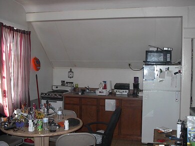 601 S Cedar St, Auburn, IN 46706 - photo 4