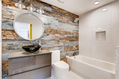 14436 N 37th Guest Bath 1