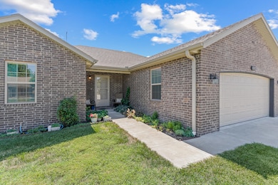 112 E Shawnee-5
