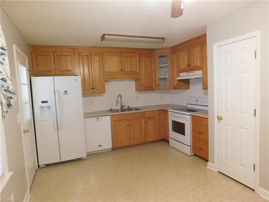 1792 Woodglo Dr, Asheboro, NC 27205 - photo 2