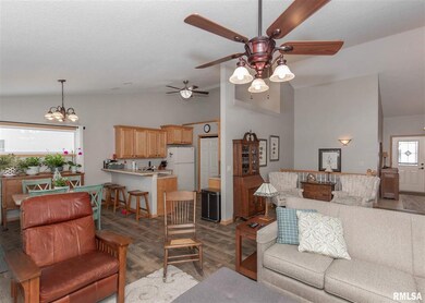 5430 Northwest Cir, Davenport, IA 52806 - photo 4