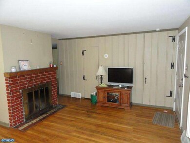 1354 East Ave, Abington, PA 19001 - photo 2