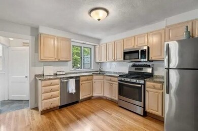 28 Myrtle St unit 28, West Newton, MA 02465 - photo 2