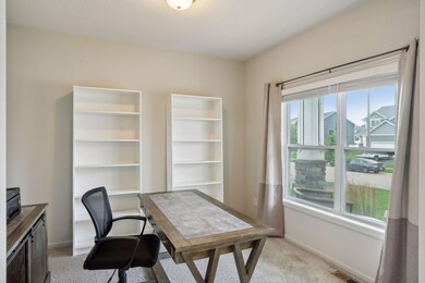 Front flexroom perfect for a home office or playroom