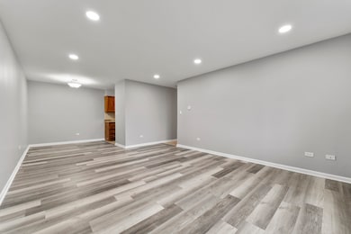 1500 Robin Cir unit 203, Hoffman Estates, IL 60169 - photo 4