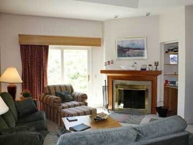 82 Day Break Dr unit J103, Ludlow, VT 05149 - photo 3