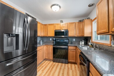 1830 W 55th St, Davenport, IA 52806 - photo 3