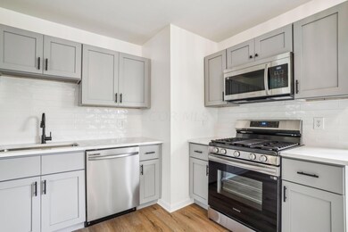 18-web-or-mls-1570-fairwood-ave