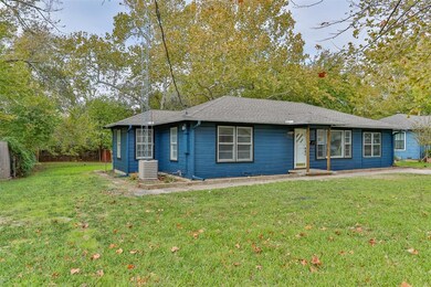 1105 N Howeth St, Gainesville, TX 76240 - photo 3