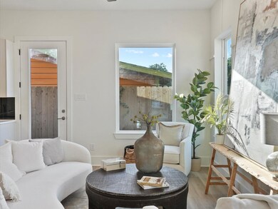 225 Noras Ln unit E, Houston, TX 77022 - photo 7