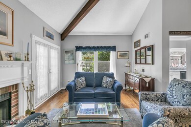 45 Mountain Laurel Ln A-large-010-020-4M