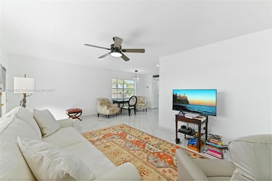 528 Burgundy K unit K, Delray Beach, FL 33484 - photo 4