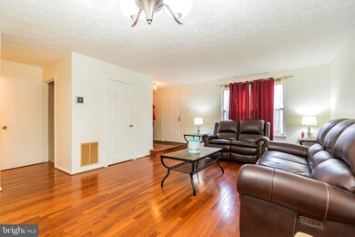 12045 Winding Creek Way, Germantown, MD 20874 - photo 4