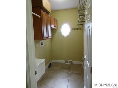 1ST FLOOR LAUNDRY
