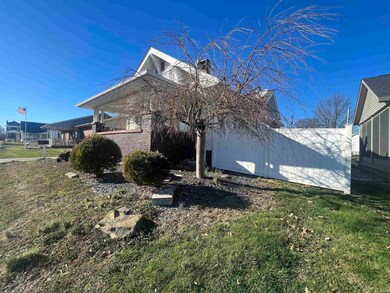 250 D St NE, Linton, IN 47441 - photo 4