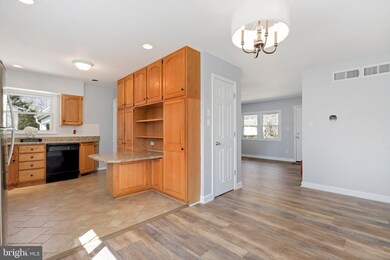 227 Rolling Rd, Gaithersburg, MD 20877 - photo 5