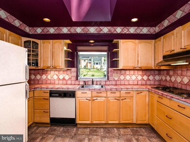 6421 Lyric Ln, Falls Church, VA 22044 - photo 4